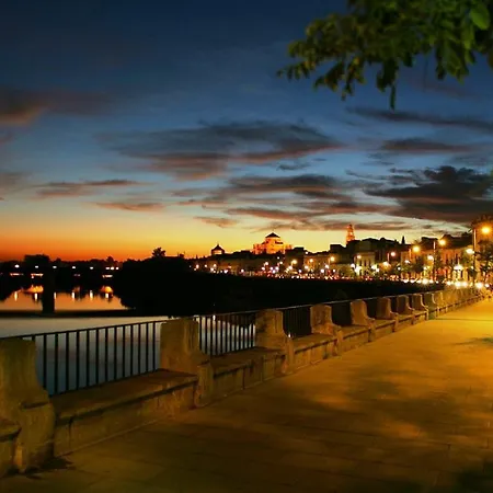 Jardin De La Ribera. *