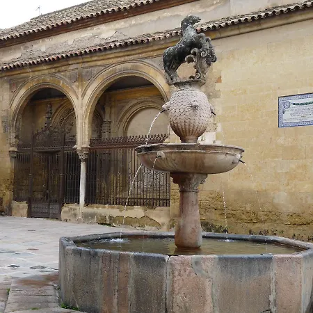 Jardin De La Ribera. *